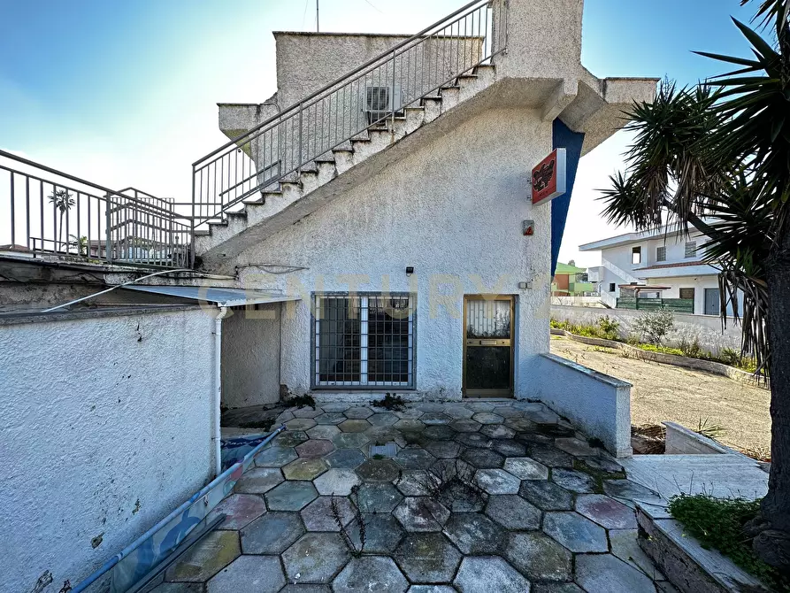 Immagine 35 di Locale commerciale in vendita  in Via Partenope 2 a Anzio
