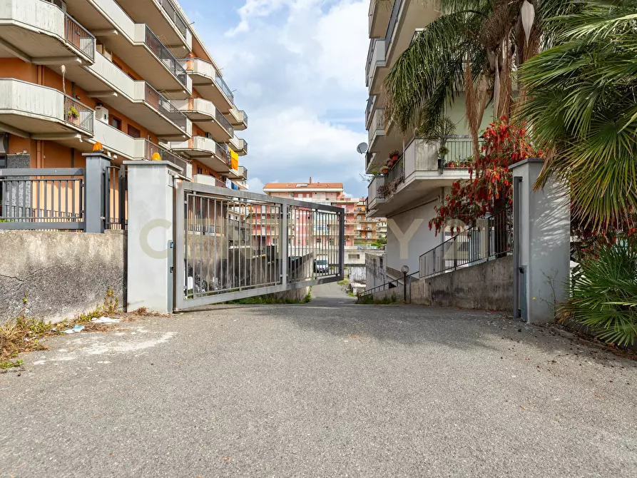 Immagine 15 di Attività artigianale in vendita  in Via Antonio Gramsci 80/84 a Giarre