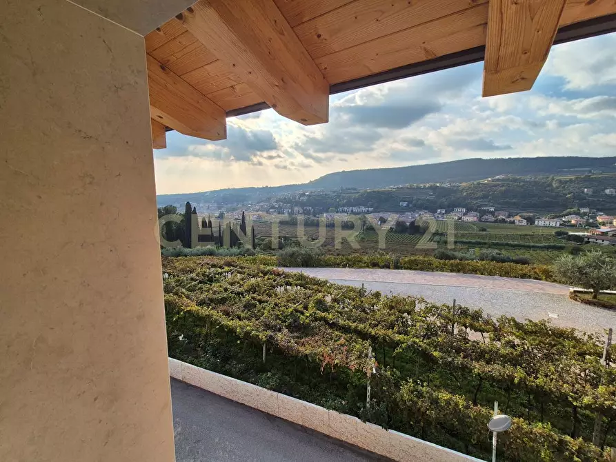 Immagine 4 di Palazzo in vendita  in Via Vigolo 1 a Negrar di Valpolicella