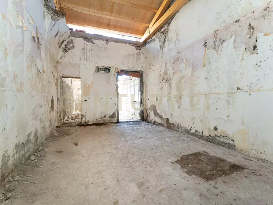 Immagine 16 di Casa indipendente in vendita  in Via Macaluso 9 a Catania