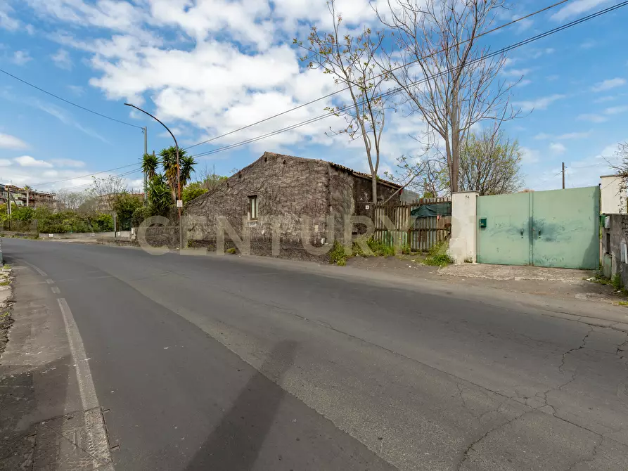 Immagine 3 di Terreno industriale in vendita  in Via dei Belfiore 4 a Valverde