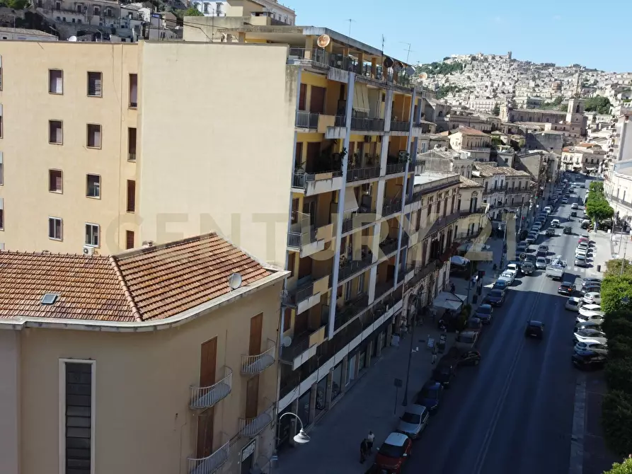 Immagine 9 di Pentalocale in vendita  in Corso Umberto I 1C a Modica