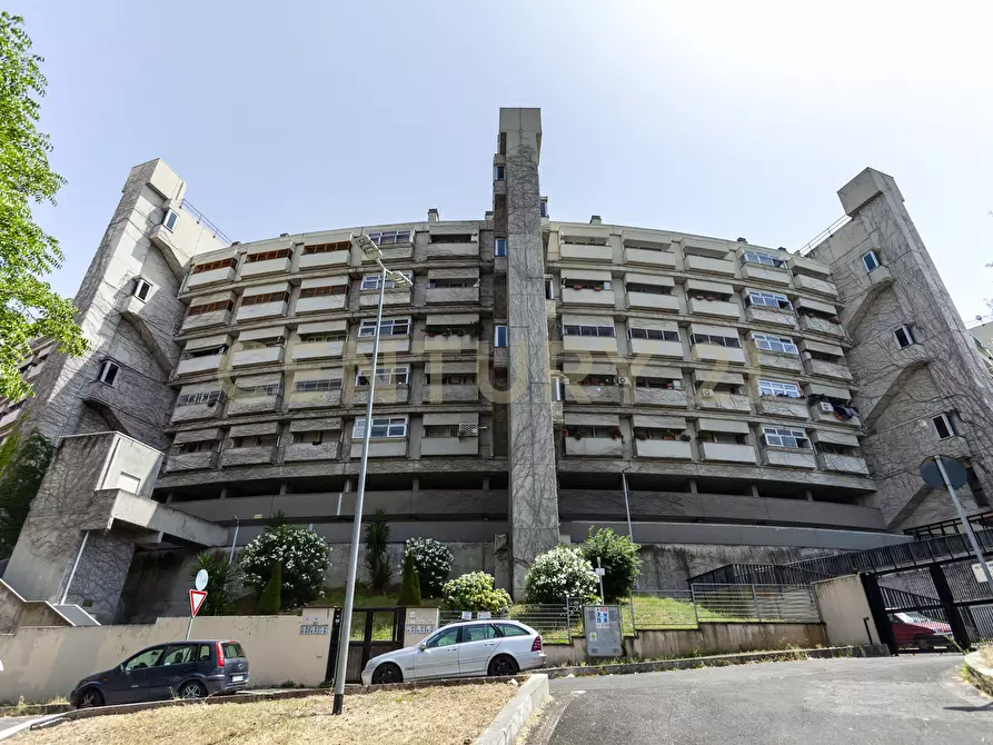 Immagine 10 di Garage in vendita  in Via Paolo Barison 14 a Roma