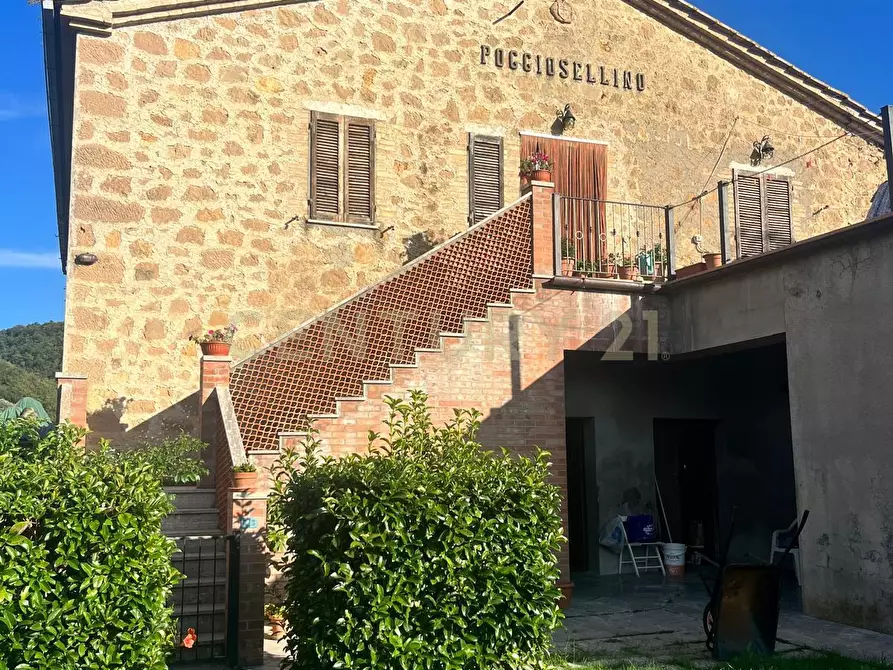 Immagine 1 di Casa indipendente in vendita  in località podere poggio sellino snc a Semproniano