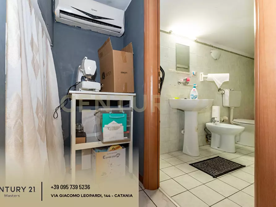 Immagine 40 di Pentalocale in vendita  in Via Isole Eolie 126 a Paterno'