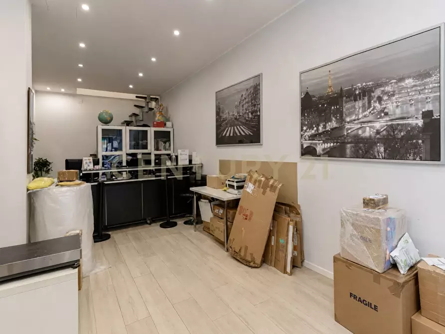 Immagine 15 di Locale commerciale in vendita  in Via Passo Gravina 81c a Catania