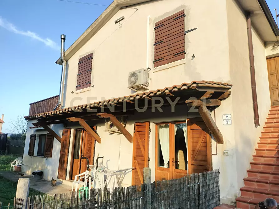 Immagine 1 di Casa bifamiliare in vendita  in Strada Cava del Gesso 2 a Capalbio