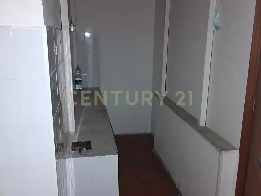 Immagine 7 di Locale commerciale in vendita  in Via Umberto I 290a a Catania