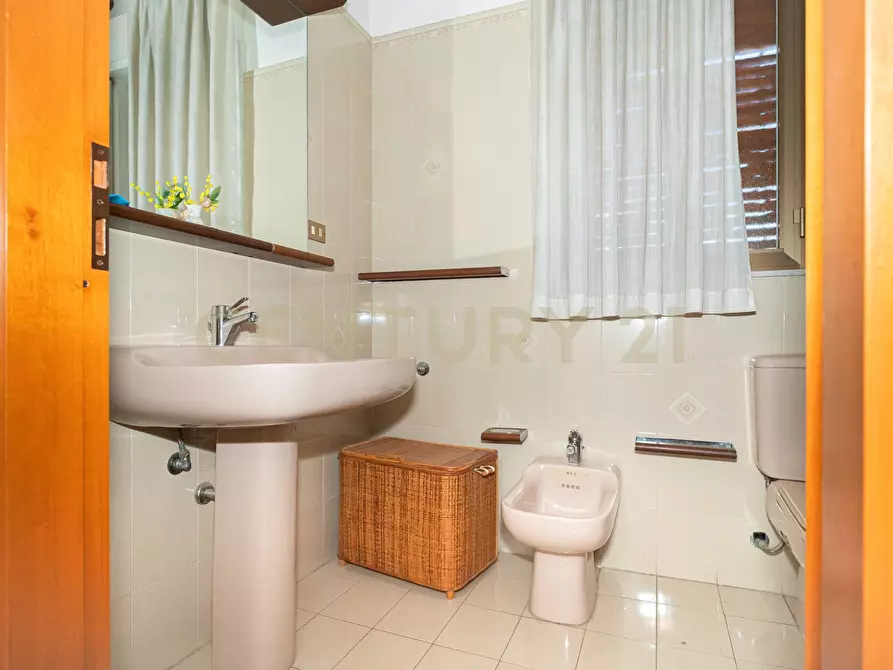 Immagine 40 di Pentalocale in vendita  in Via Santa Maria della Stella 20 a Catania