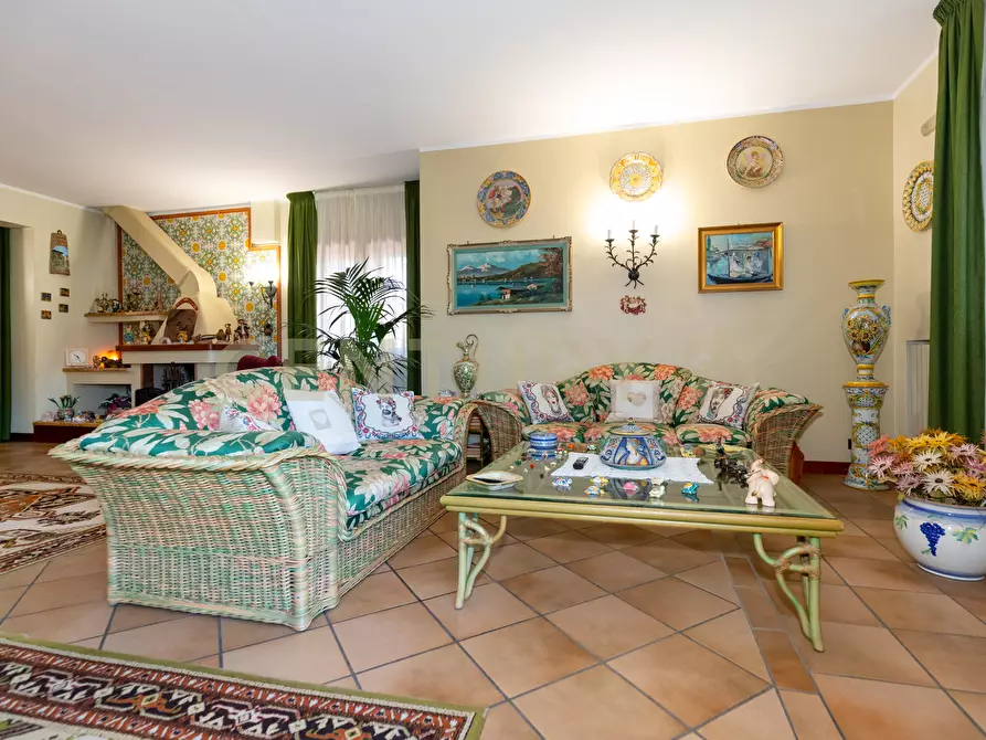 Immagine 25 di Villa in vendita  in Via Salemi 19 a Mascalucia