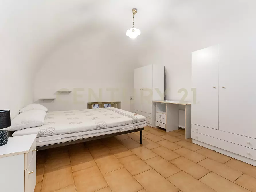 Immagine 41 di Bilocale in affitto  in Via Etnea 299 a Catania