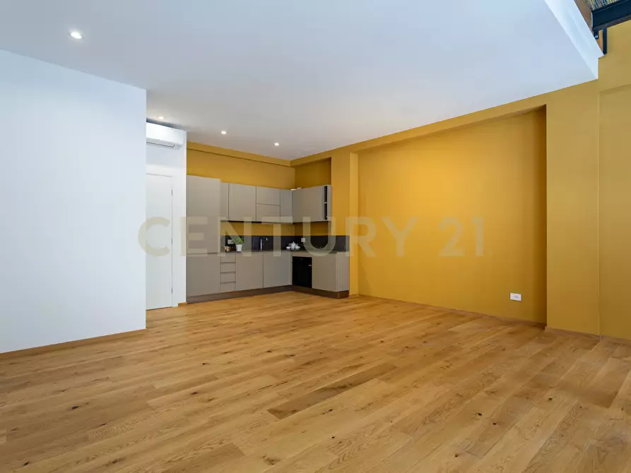 Immagine 5 di Loft/Open space in vendita  in Via dell'Olmata 30 a Roma