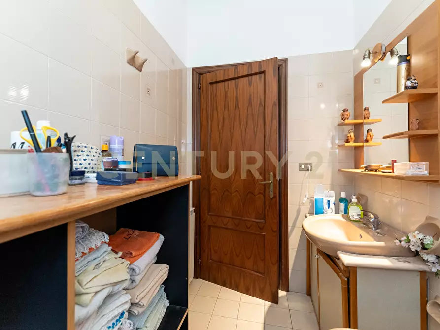 Immagine 37 di Villa in vendita  in Via Libertà 1 a Mascalucia