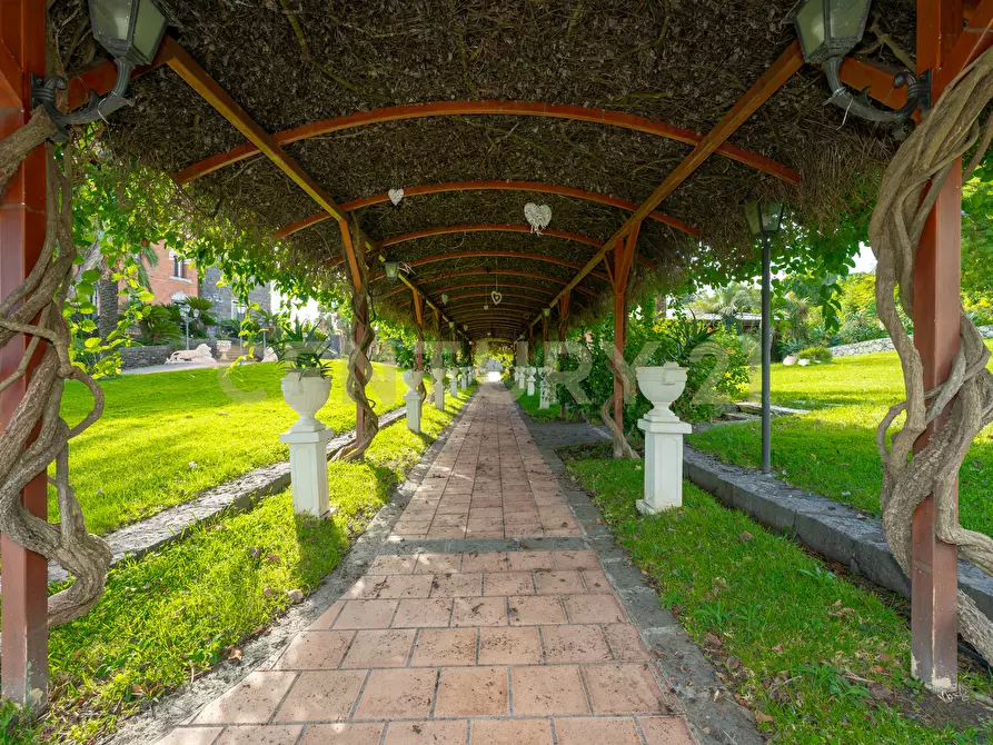 Immagine 28 di Rustico / casale in vendita  in Via Castelnuovo Don Bosco 68 a Acireale