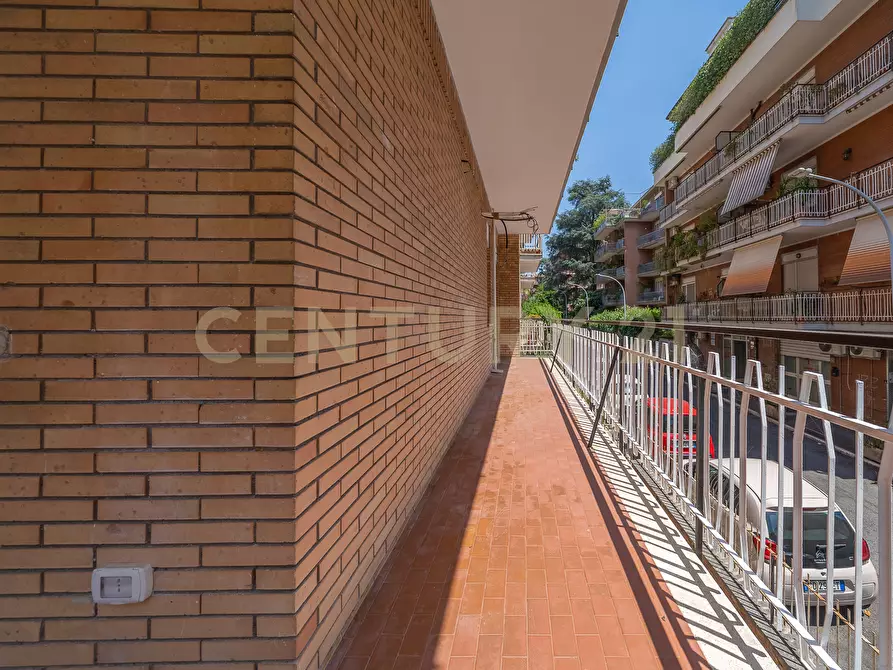 Immagine 9 di Trilocale in vendita  in Via Carlo Dossi 80 a Roma