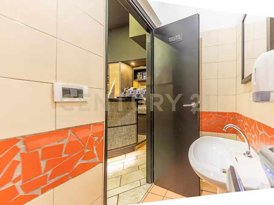 Immagine 16 di Bar / Ristorante in vendita  in Via Reno 2 a Roma