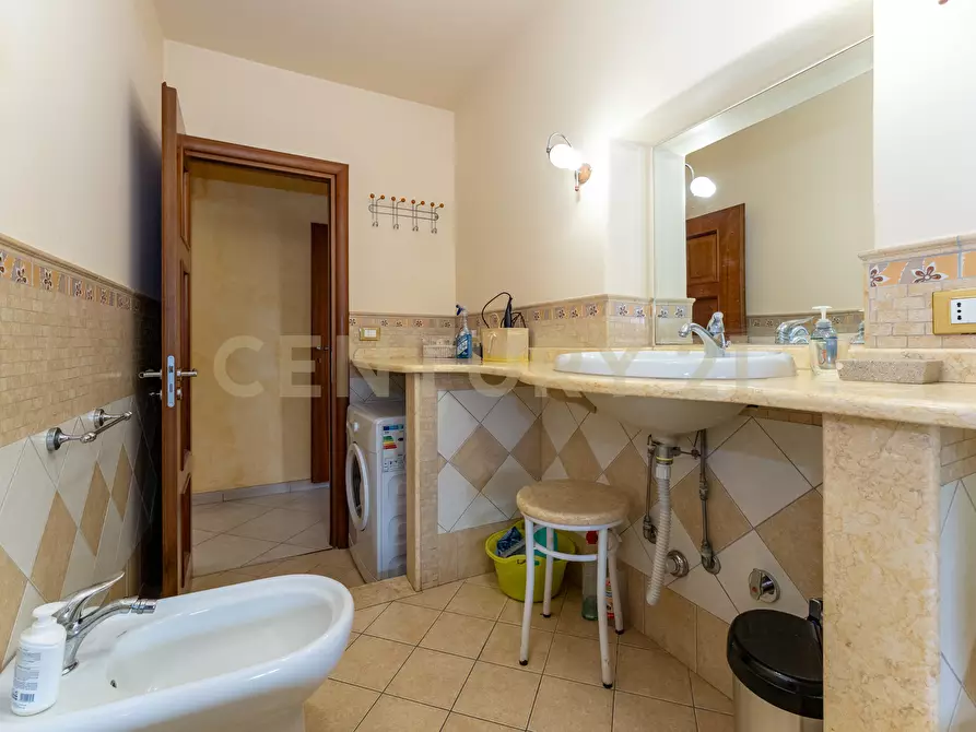 Immagine 13 di Appartamento in vendita  in Via dei Lillà 1 a Valverde