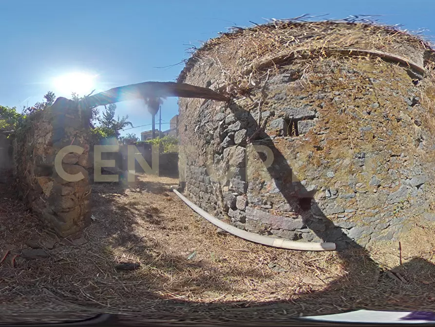 Immagine 36 di Villa in vendita  in Via Manganelli 1 a Mascalucia