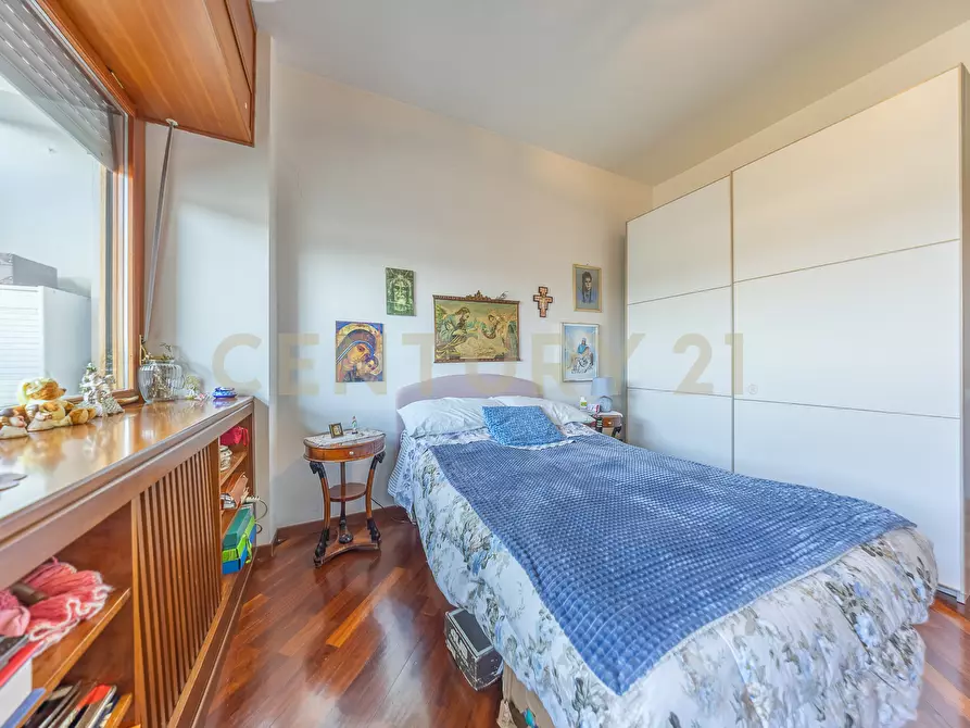 Immagine 12 di Trilocale in vendita  in Via Paolo Barison 14 a Roma