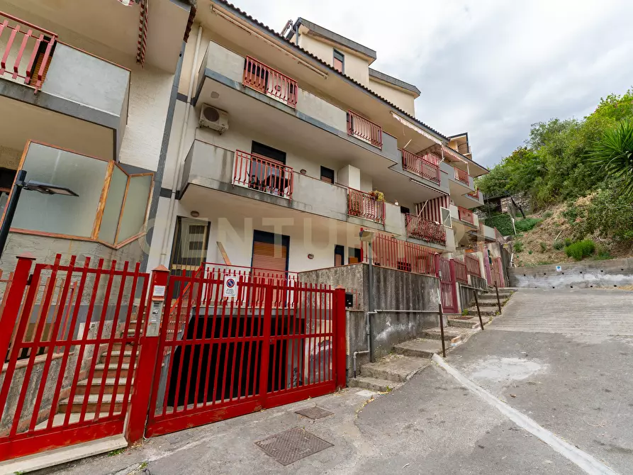 Immagine 29 di Appartamento in vendita  in Via Erice 3 a Giardini-Naxos
