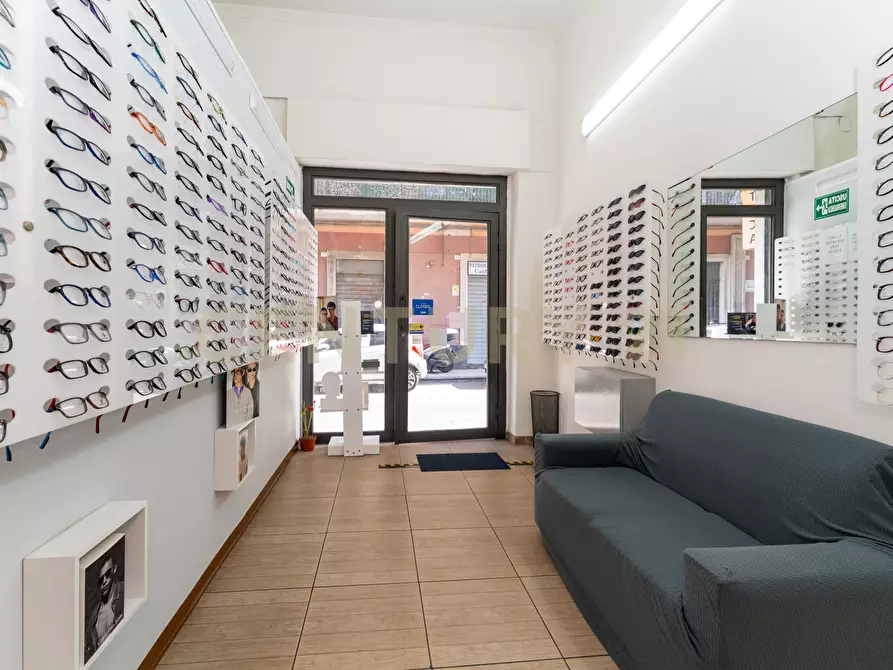 Immagine 4 di Locale commerciale in vendita  in Via Cibele 44 a Catania
