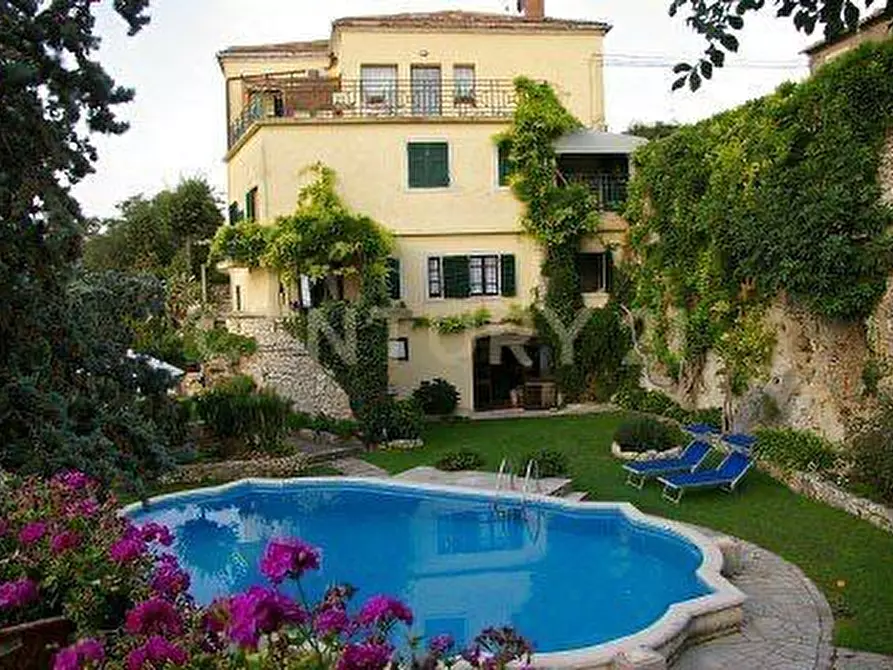 Immagine 1 di Albergo/B&B/Residence in vendita  in Via Italia 43 a Manciano