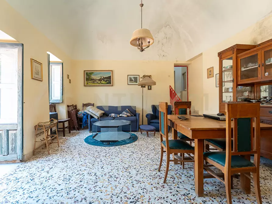 Immagine 22 di Villa in vendita  in Piazza F. M. Scuderi 7 a Viagrande