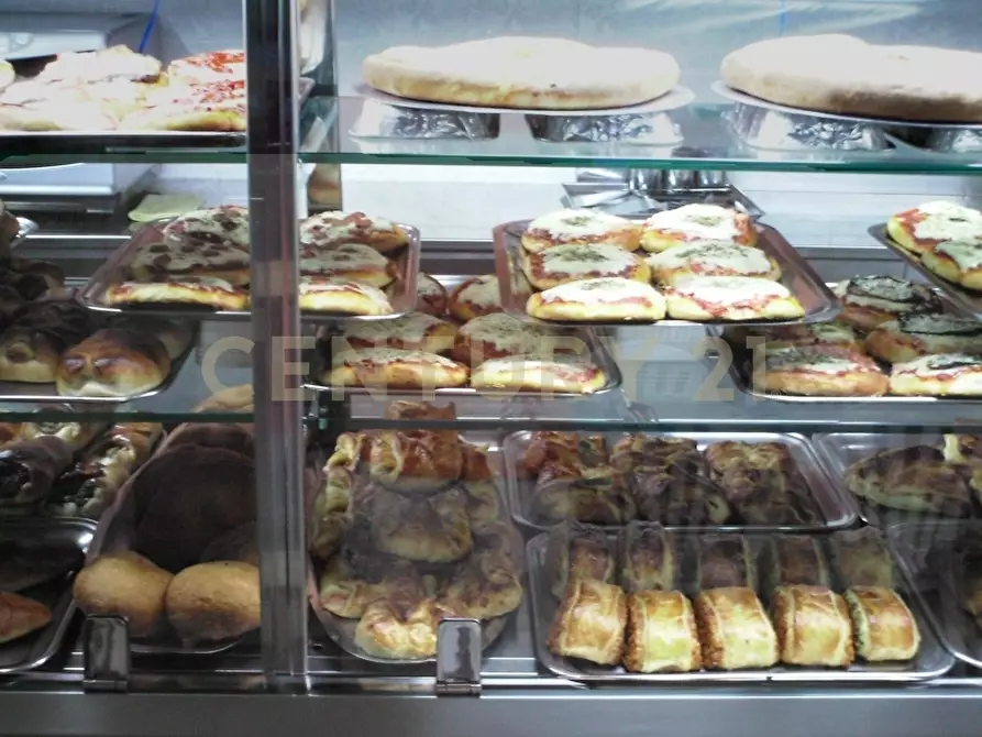 Immagine 27 di Pizzeria / Pub in vendita  in Via della Regione 1 a San Giovanni La Punta