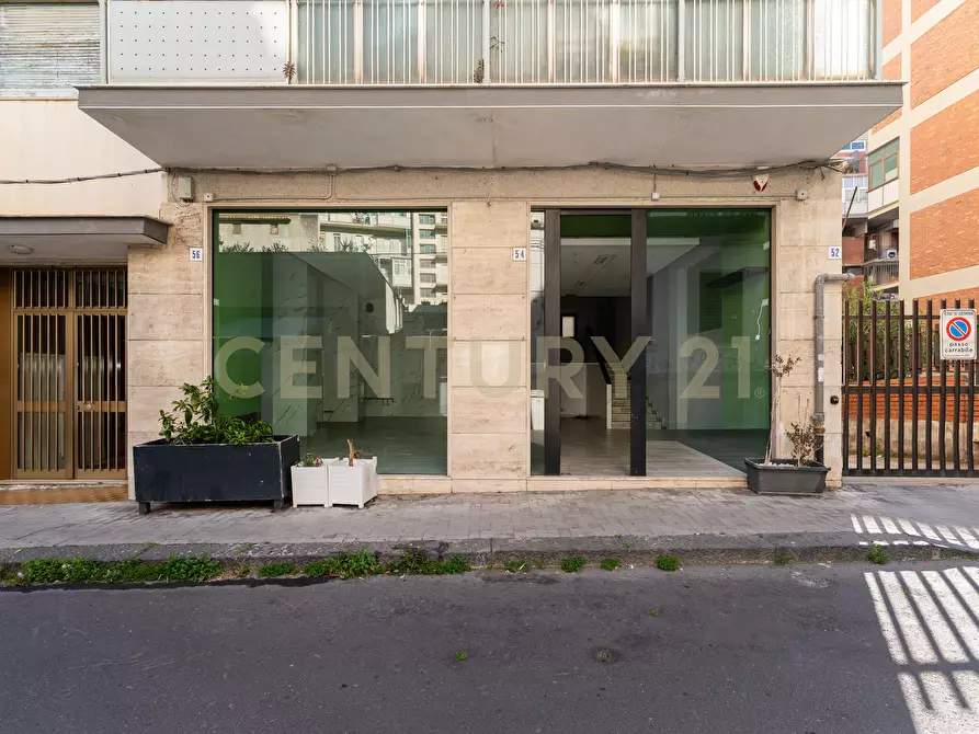 Immagine 3 di Locale commerciale in vendita  in Via Mario Sangiorgi 56 a Catania