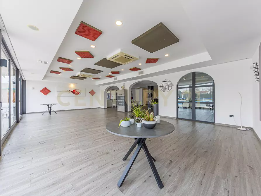 Immagine 28 di Attività commerciale in vendita  in Via Fratelli Maristi 14 a Roma