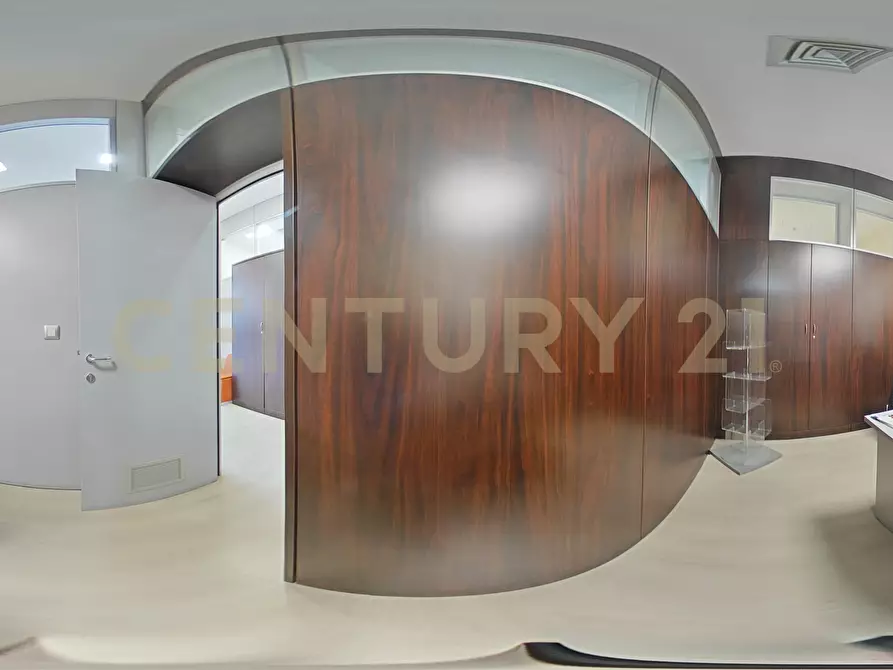 Immagine 37 di Locale commerciale in vendita  in Corso delle Province 23 a Catania