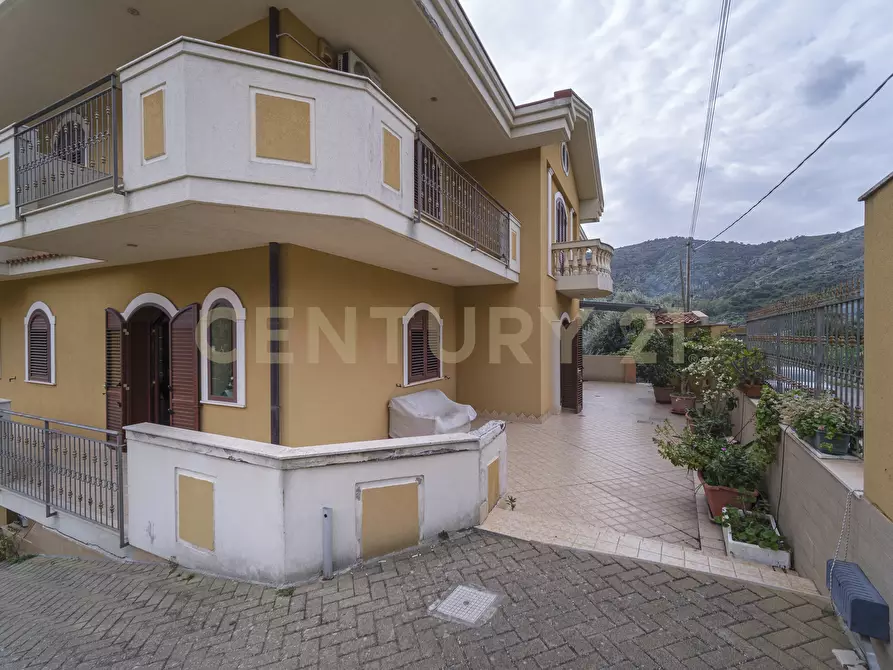 Immagine 17 di Villa in vendita  a Savoca