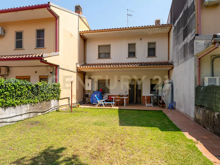 Immagine 22 di Villa in vendita  in Via Libertà 1 a Mascalucia