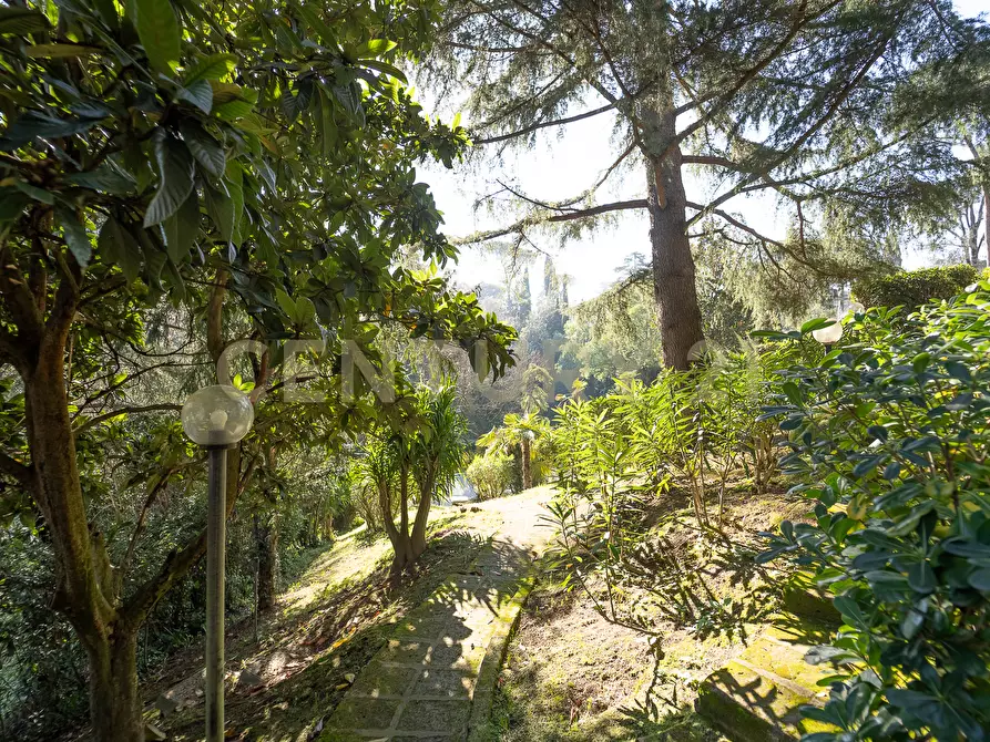 Immagine 28 di Bilocale in vendita  in Via la Sila 14 a Roma