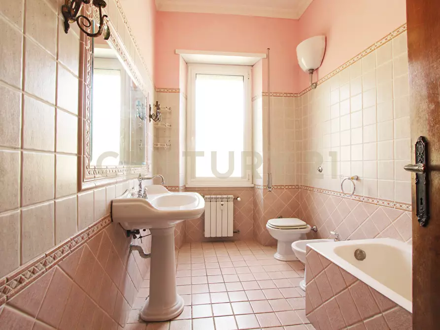 Immagine 16 di Pentalocale in affitto  in Piazza Orazio Marucchi 5 a Roma