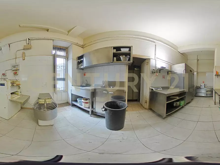 Immagine 40 di Locale commerciale in vendita  in Via Giacomo Leopardi 127 a Catania