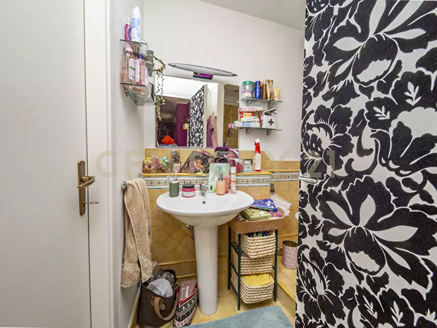 Immagine 13 di Pentalocale in vendita  in Viale Lorenzo Bolano 45 a Catania