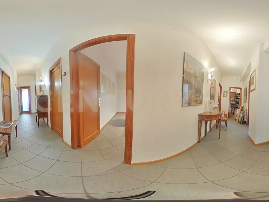 Immagine 46 di Pentalocale in vendita  in Via Convento del Carmine 5 a Tremestieri Etneo