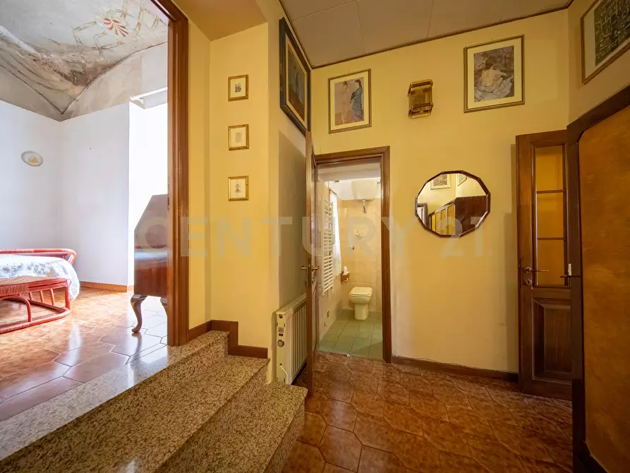 Immagine 33 di Pentalocale in vendita  in Viale Madonna del Tufo 26 a Rocca Di Papa