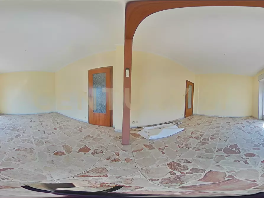 Immagine 46 di Pentalocale in vendita  in Via Carnazza 2 a Tremestieri Etneo