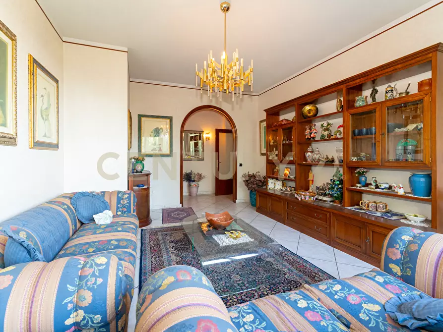 Immagine 10 di Pentalocale in vendita  in Viale Nitta 16b a Catania