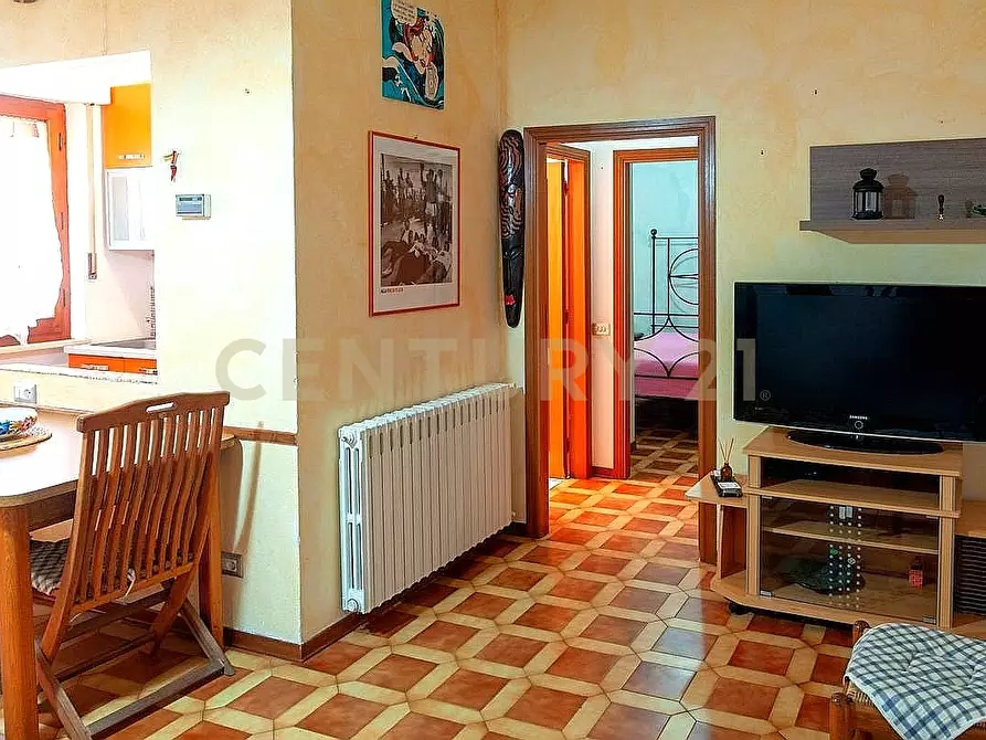 Immagine 2 di Bilocale in vendita  in Via Amiata 132 a Castiglione D'orcia