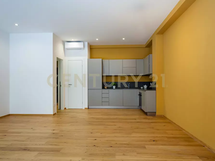 Immagine 3 di Loft/Open space in vendita  in Via dell'Olmata 30 a Roma