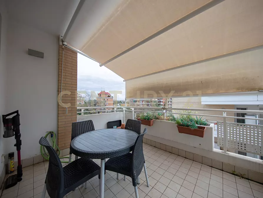 Immagine 16 di Bilocale in vendita  in Via Isotta Gaeta 15 a Roma