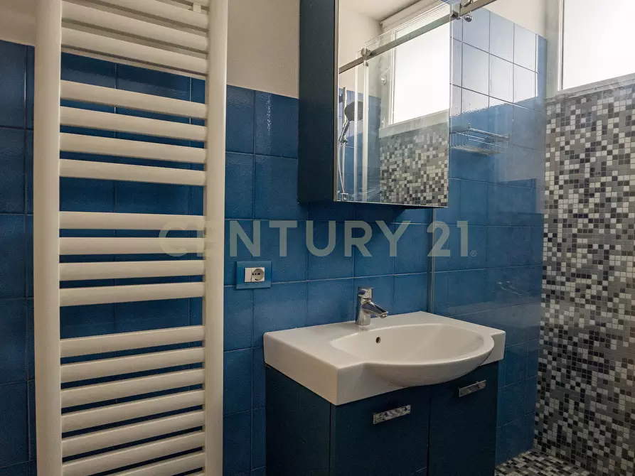 Immagine 42 di Pentalocale in vendita  in Via Umberto Maddalena 1 a Verona