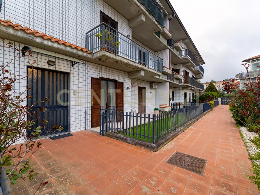 Immagine 6 di Quadrilocale in vendita  in Via Ercole Patti 91 a Pedara