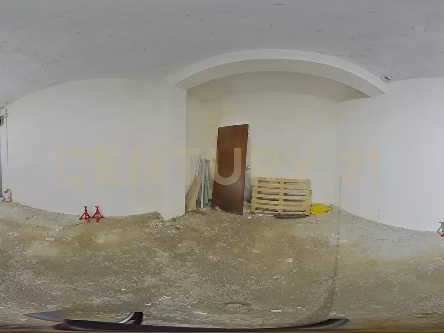 Immagine 36 di Magazzino in vendita  in Via del Bosco 407 a Catania