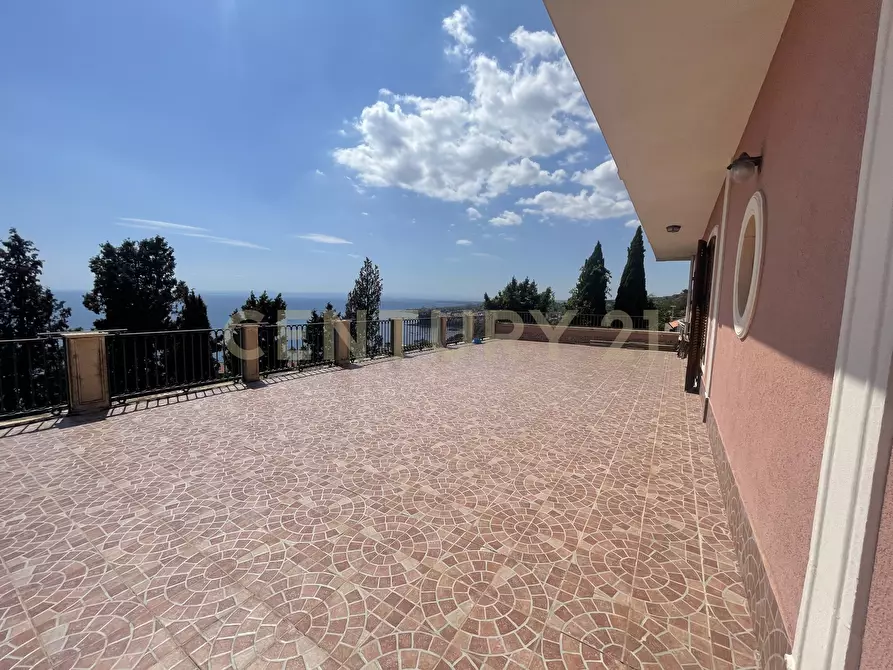 Immagine 43 di Villa in vendita  in manzella sn a Aci Castello