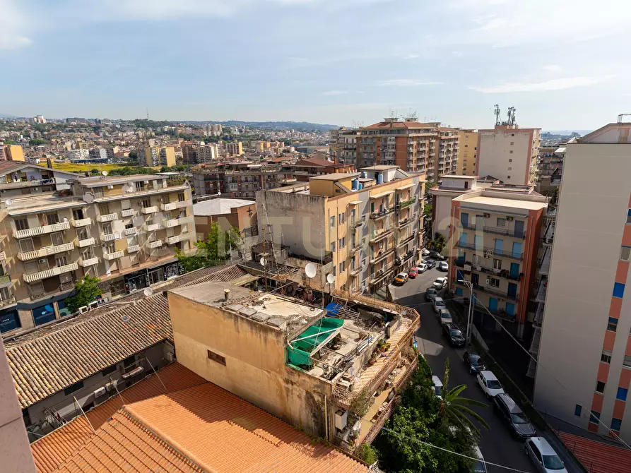 Immagine 29 di Attico in vendita  in Viale Mario Rapisardi 353 a Catania