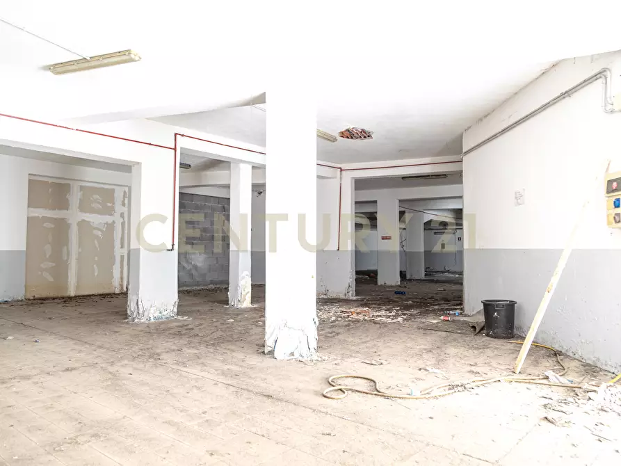 Immagine 7 di Locale commerciale in vendita  in Via Renato Fucini 10 a Catania